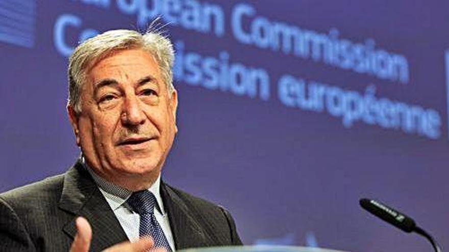 L&#039;eurocomissari de Medi Ambient, Karmenu Vella, durant la roda de premsa per la denúncia contra Espanya