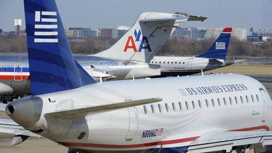 American Airlines y US Airways aprueban su fusión