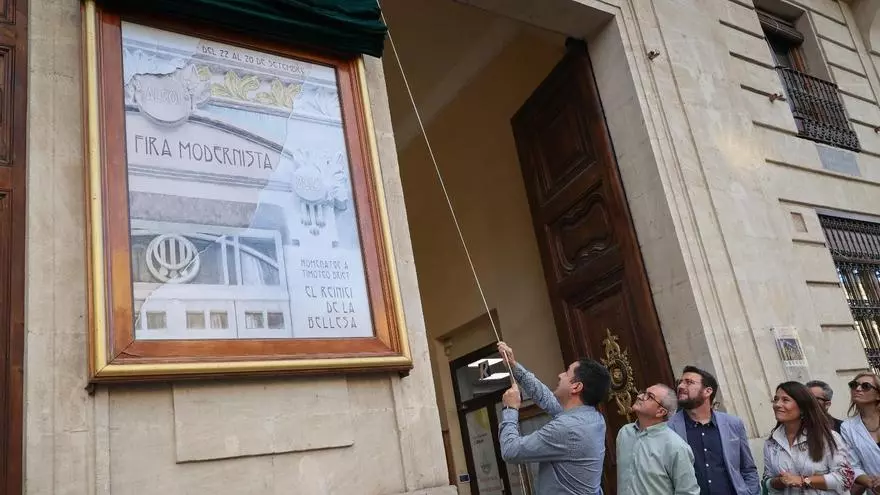 Así da inicio Alcoy a la Feria Modernista