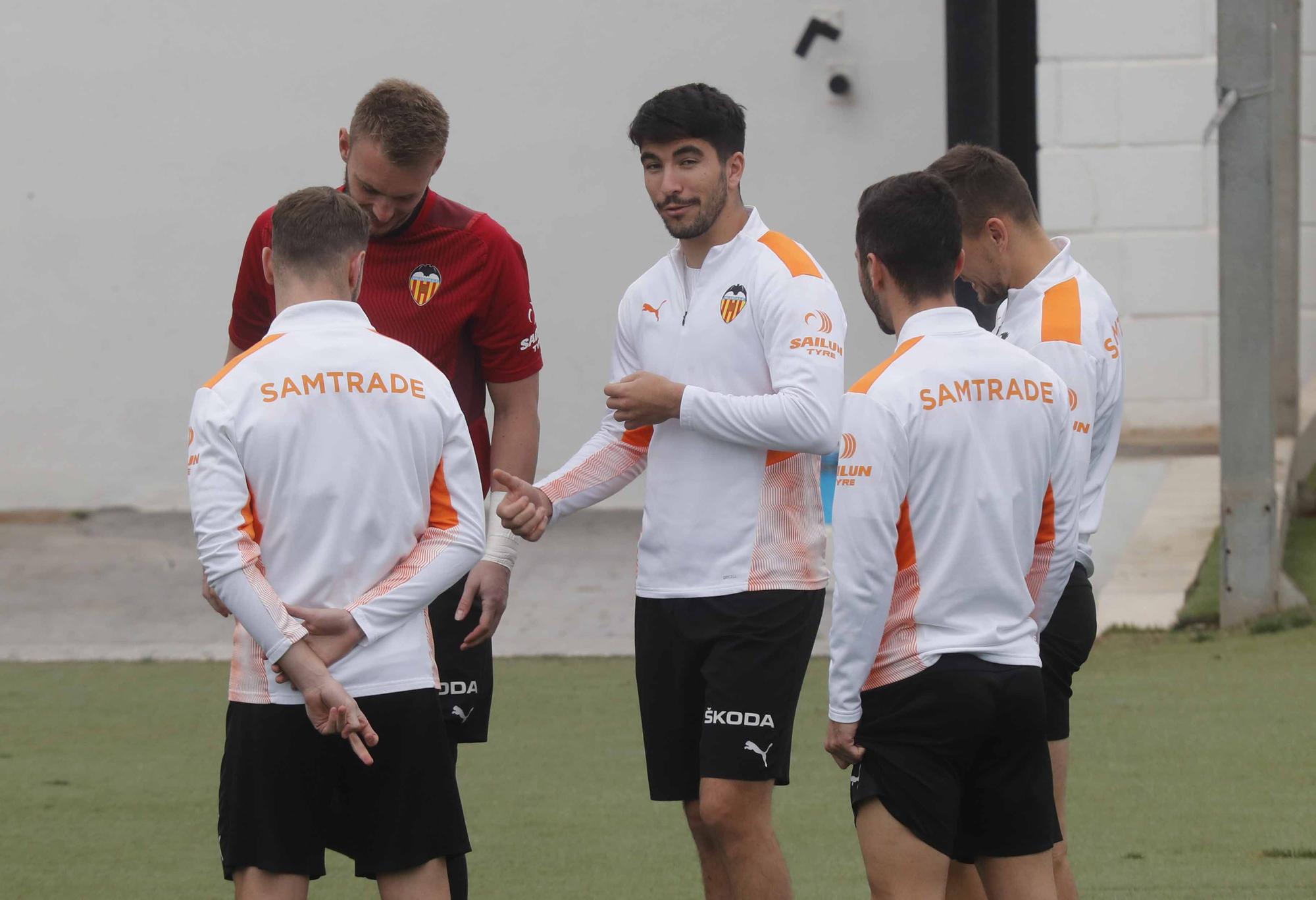 Entrenamiento del Valencia CF previo al partido frente a Osasuna