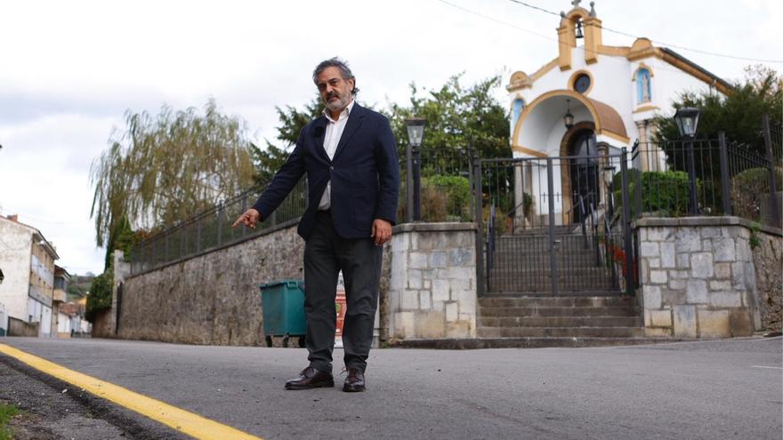 El PP de Siero carga contra el Alcalde por prohibir aparcar en la calle Santa Ana de la Pola: "Es un fraude"