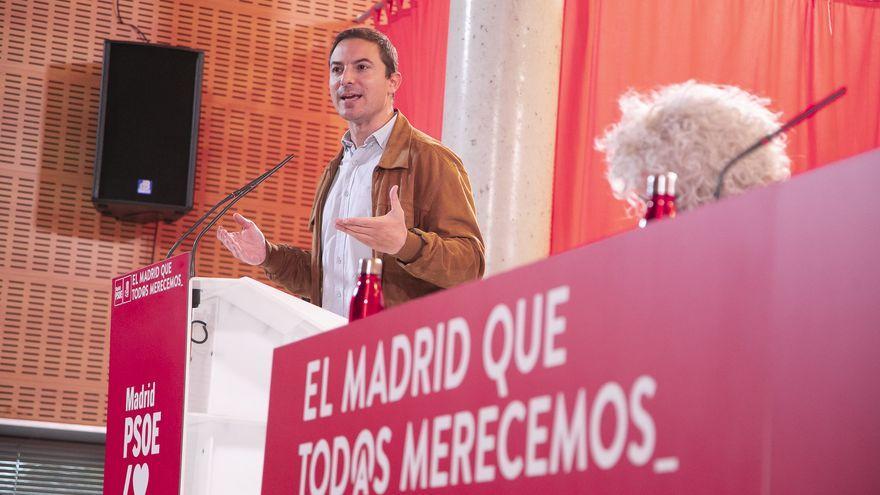 El secretario general del PSOE de Madrid (PSOE-M), Juan Lobato, en la reunión del Consejo de Alcaldes del partido, el pasado 26 de febrero de 2022, en Alcalá de Henares.