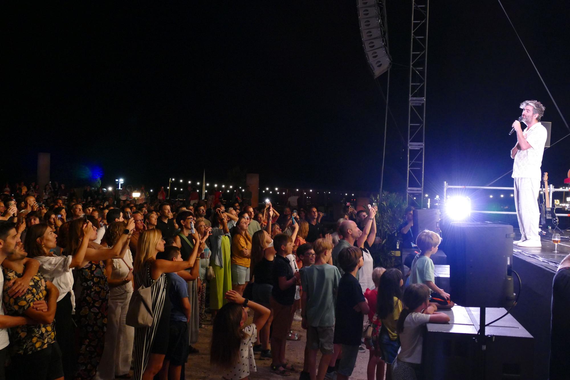 Concert de Joan Dausà al Festival Portalblau de l'Escala