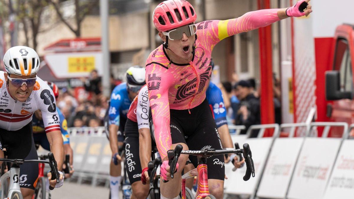 Van den Berg gana el esprint de Lleida en la Volta