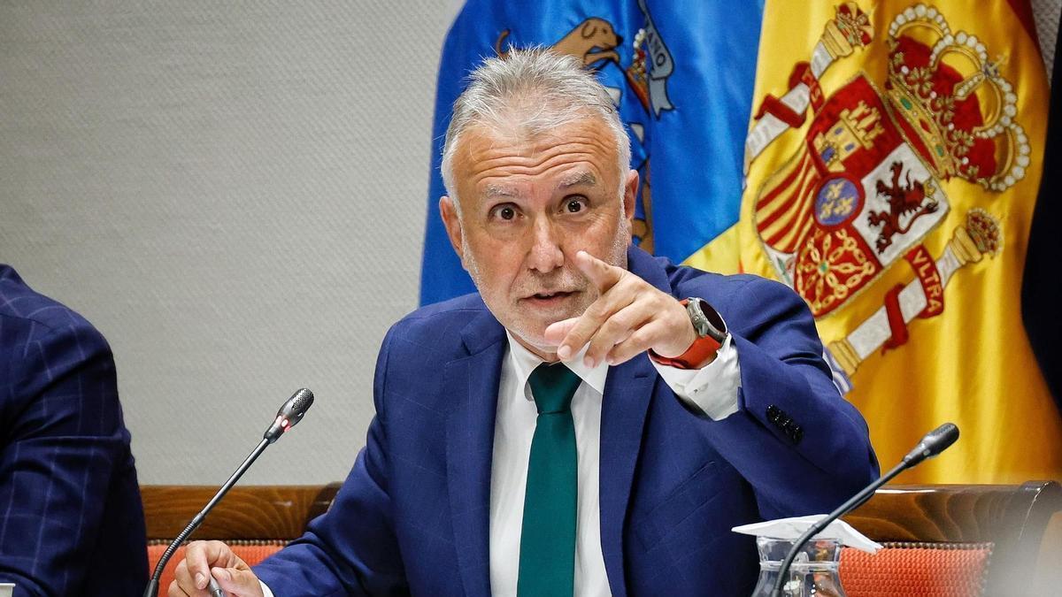 Foto de Archivo del ministro Ángel Víctor Torres cuando compareció en junio en la comisión de investigación del Parlamento de Canarias