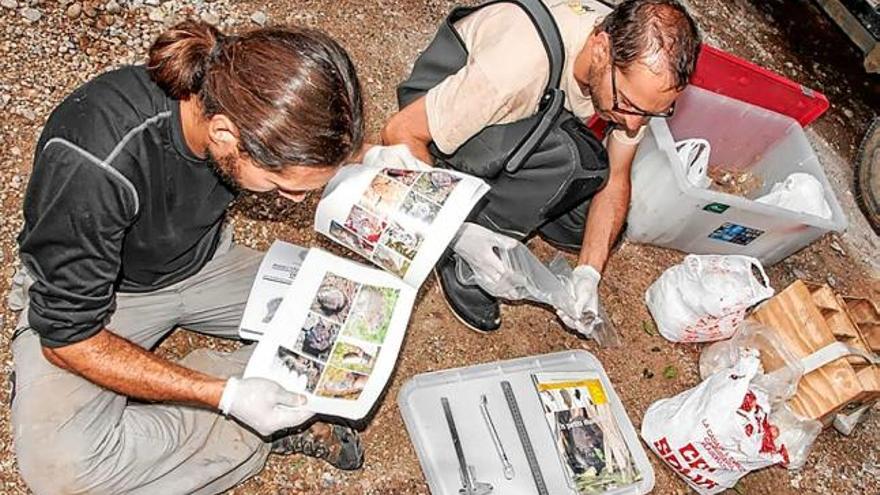 Membres del Grup de Natura treballant en un dels projectes