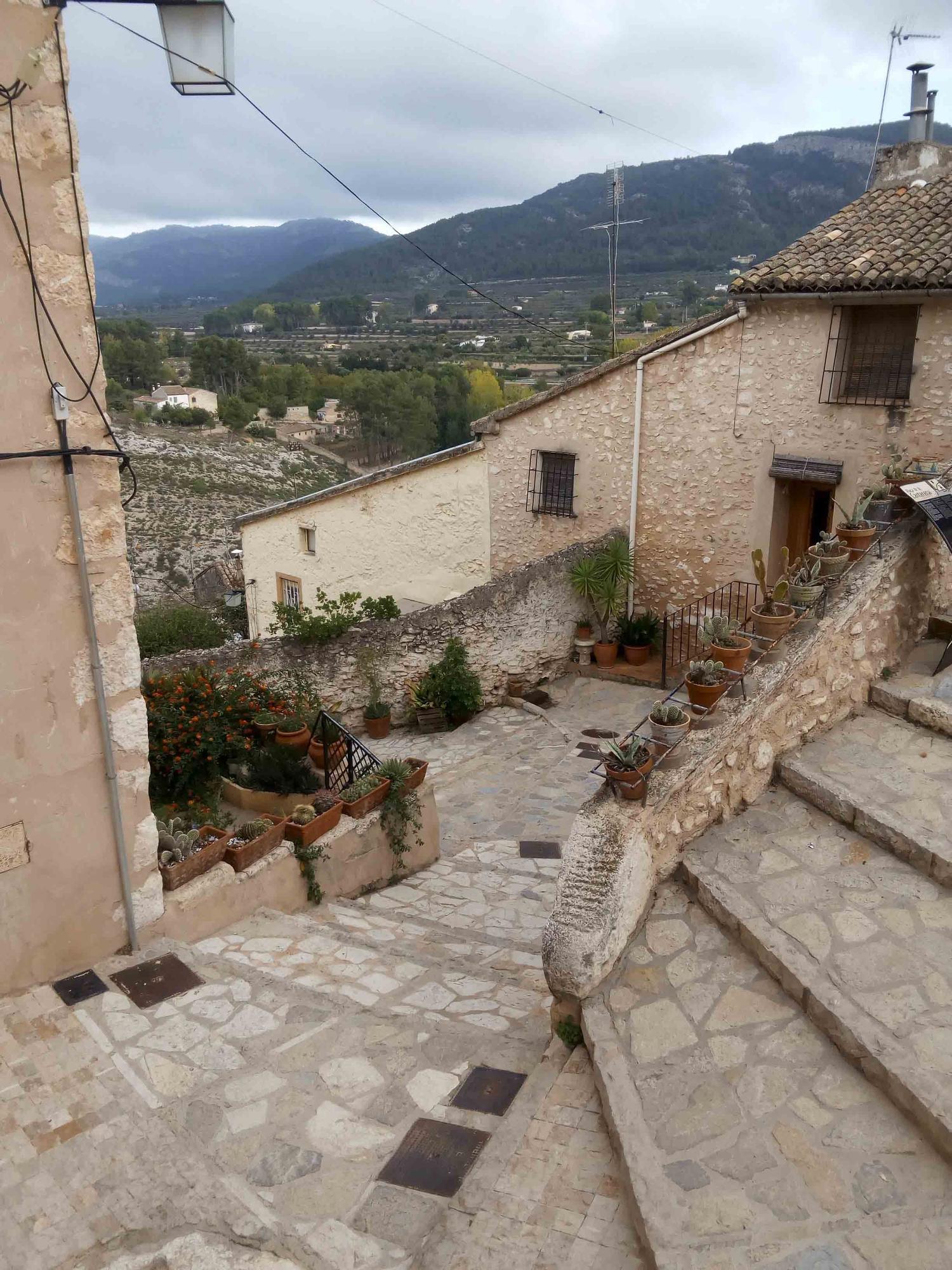 Una de las calles del barrio medieval.