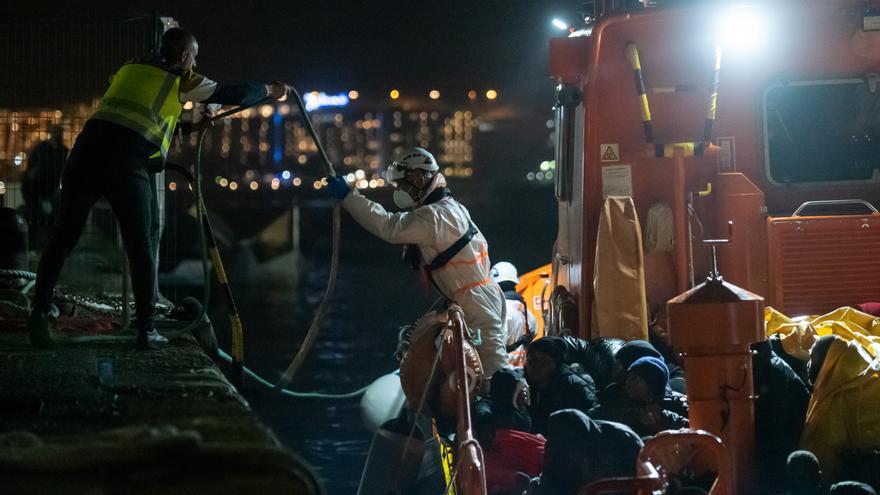 Rescatan una patera con 35 migrantes al sur de Gran Canaria