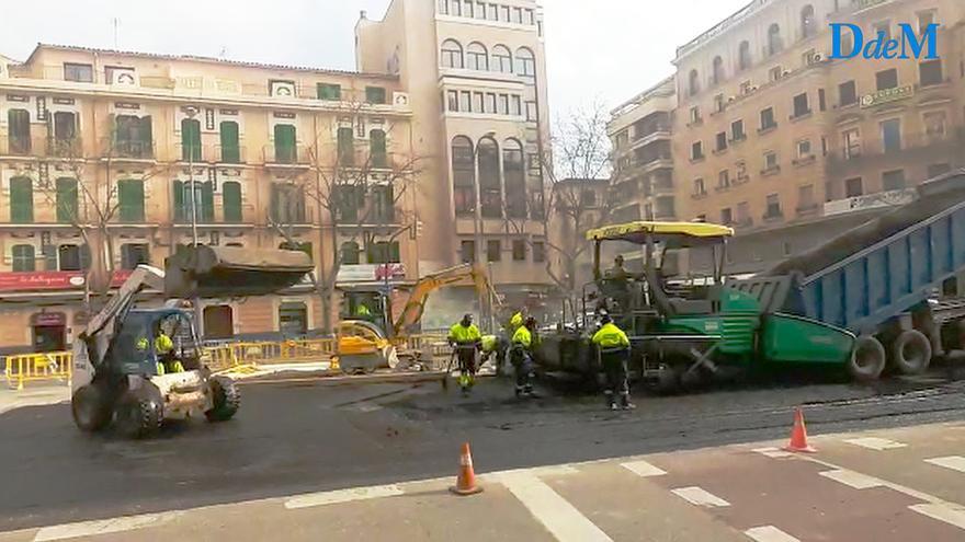 Borrasca Juliette en Mallorca | Comienza el asfaltado del socavón de las Avenidas