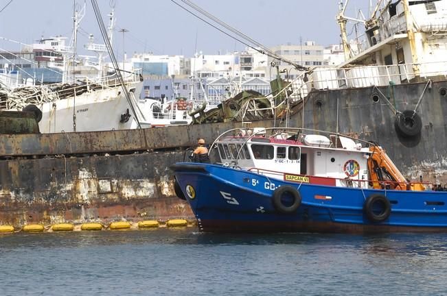 BARCO EN RIESGO DE HUNDIMIENTO