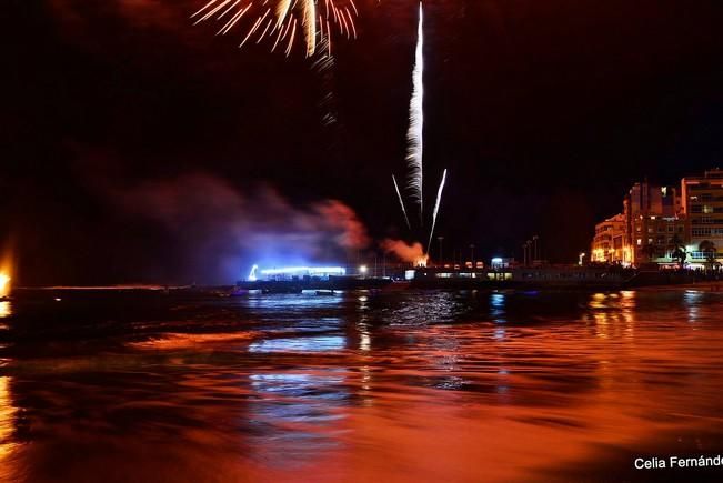 Espectáculo de fuegos artificiales tras el entierro de la sardina