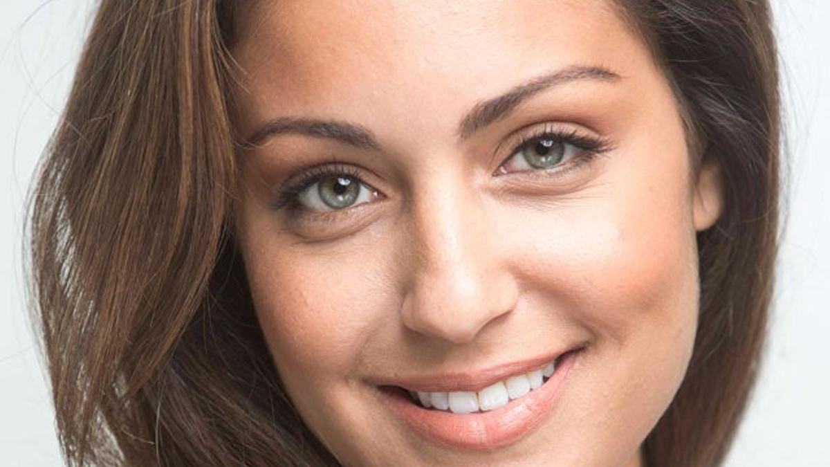 Hiba Abouk, la mirada que cautiva