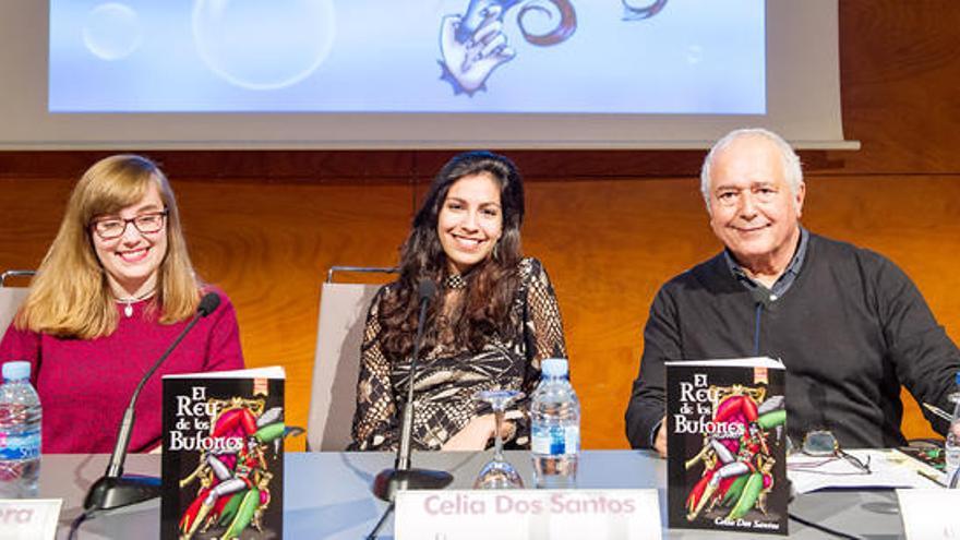 Ana Maria Riera, Celia Dos Santos y Juan Suárez, en la presentación del libro.