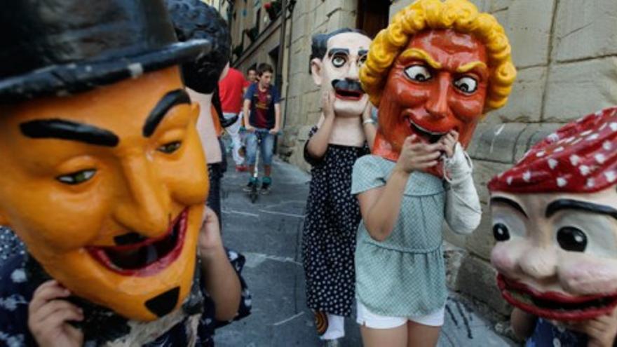 Cabezudos en las fiestas del barrio de Cimadevilla, Gijón