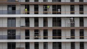 Imagen de un edificio en construcción en Barcelona.