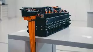 Crean una batería para vehículos eléctricos que se recarga por completo en solo 18 segundos