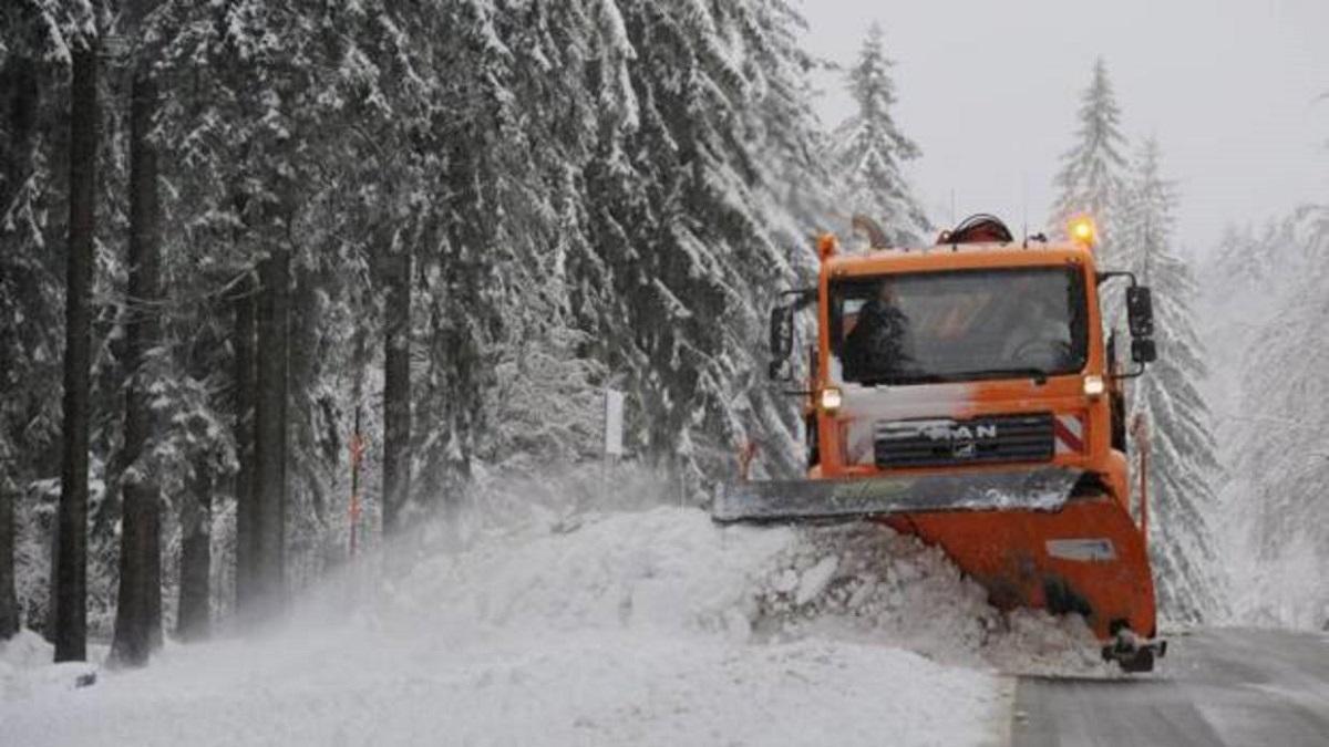 Así quitan en Alemania el exceso de nieve de las autopistas