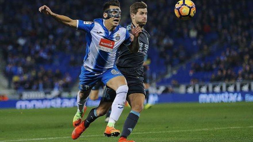 Hernán Pérez, amb màscara, va marcar anit el gol de l&#039;Espanyol