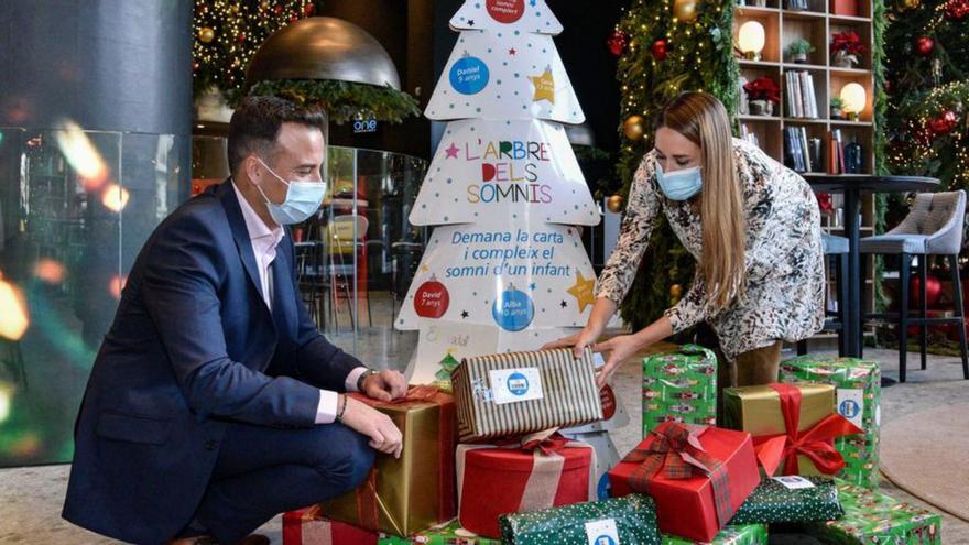 Empleats i clients de CaixaBank lliuraran regals de Nadal a més de 160 infants de la Catalunya Central