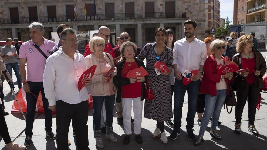 Candidatura del PSOE en la plaza de la Constitución.