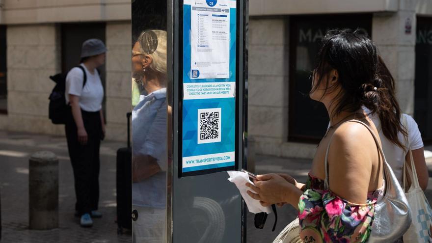 Las paradas de bus inteligentes de Ibiza no estarán en funcionamiento este verano
