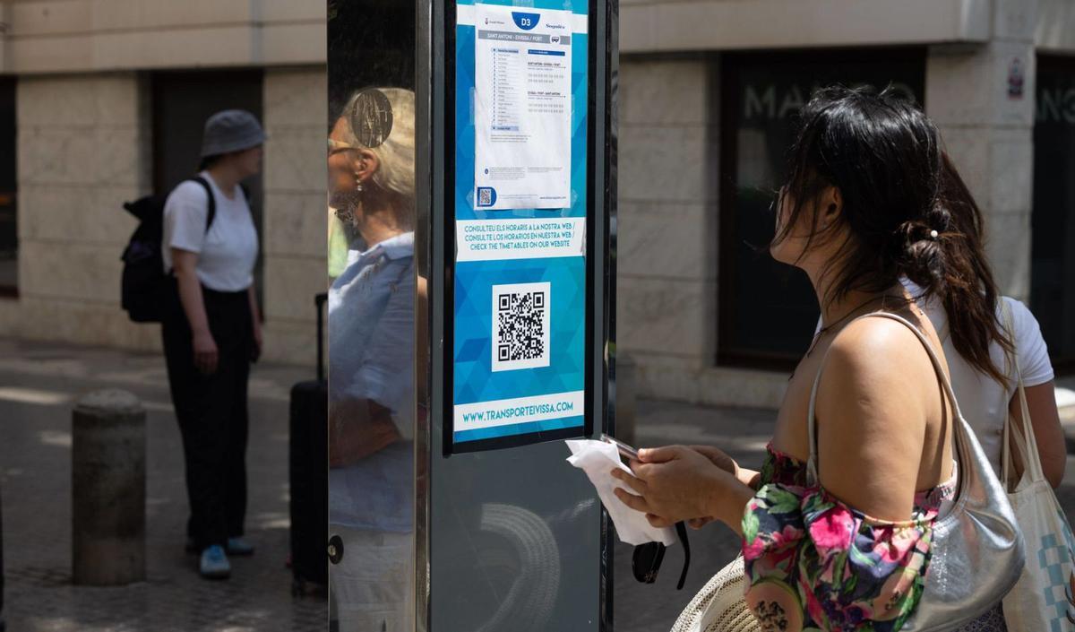 Las paradas de bus inteligentes de Ibiza no estarán en funcionamiento este verano