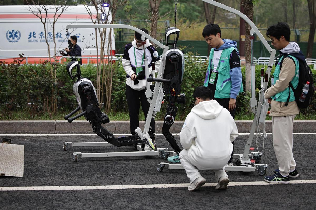 Primera Media Maratón para robots humanoides en Pekín