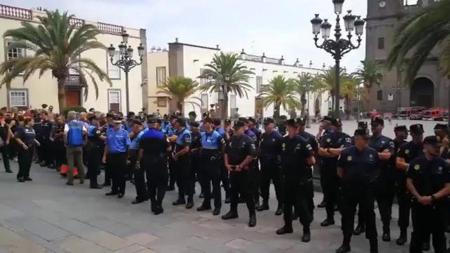 Las Palmas de Gran Canaria homenajea al personal que colaboró en la extinción del incendio