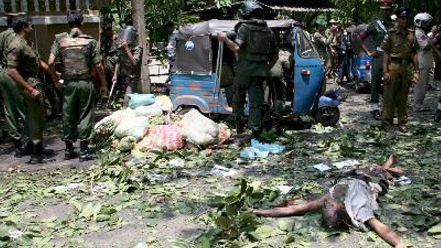 Un atentado contra la Policía deja al menos 8 muertos y 75 heridos en Colombo