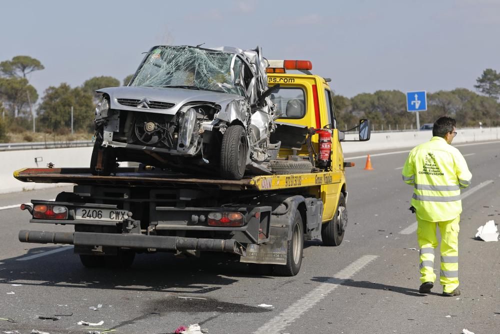 Un accident de trànsit talla l'A-2 a Caldes