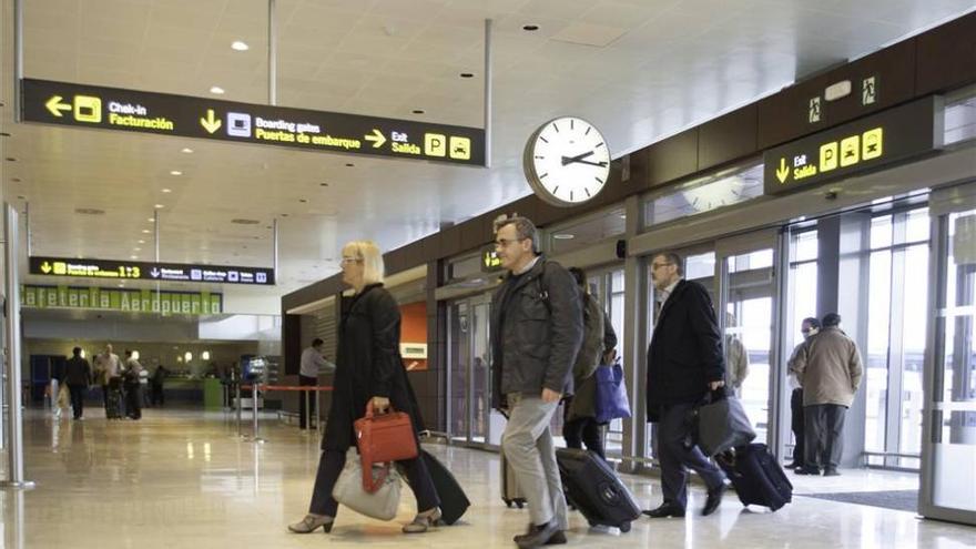 Trabajan para impulsar el aeropuerto de Badajoz como enlace al de Barajas