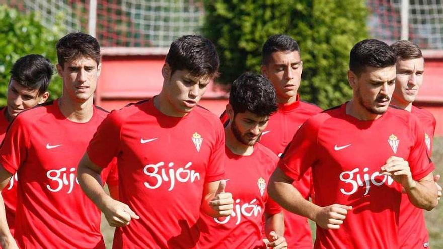 Los rojiblancos, en el entrenamiento de ayer.