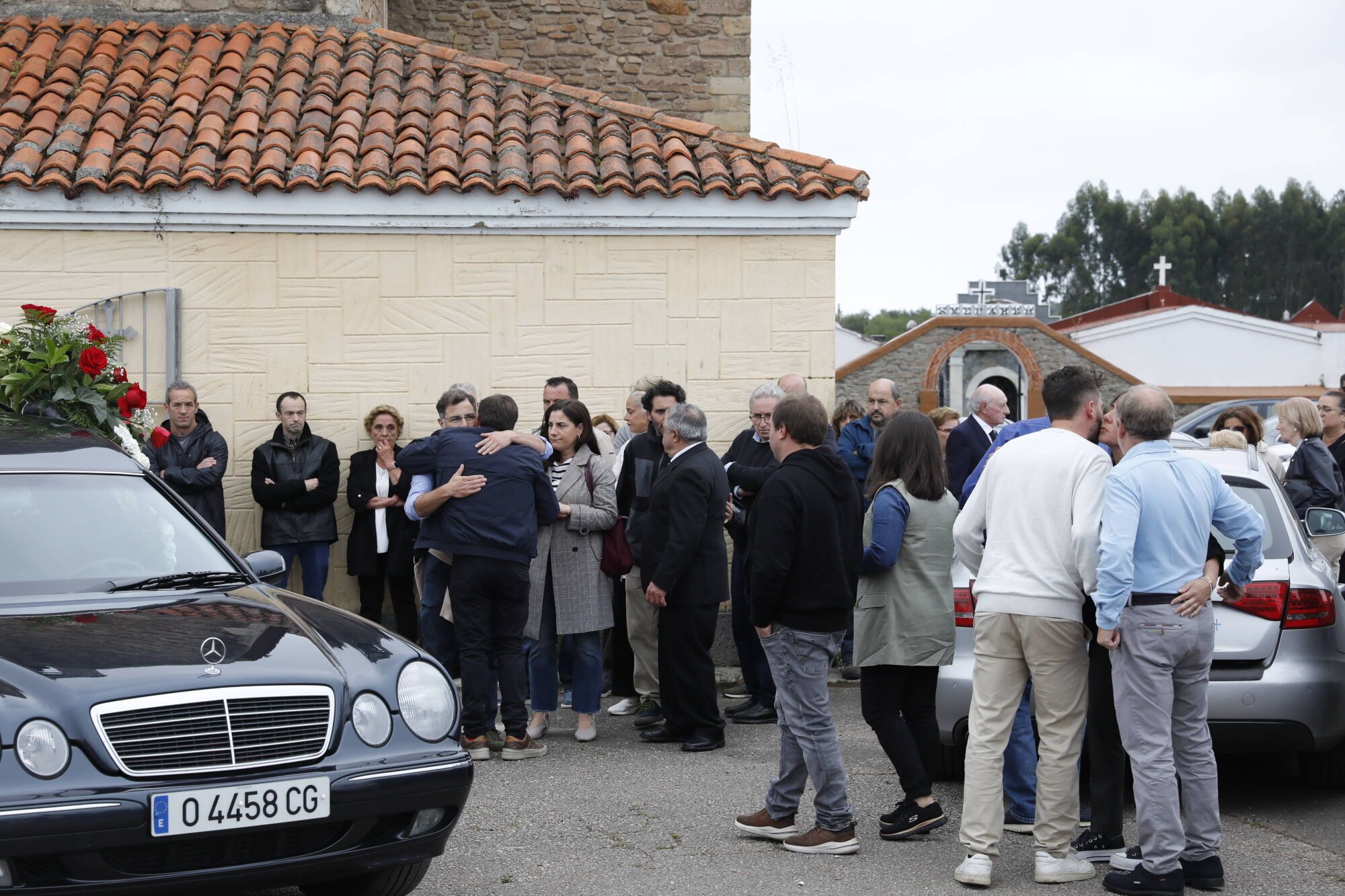 EN IMÁGENES: Funeral en Gozón por Pablo González Artime, uno de los fallecidos en el accidente de la nave ganadera de Coaña