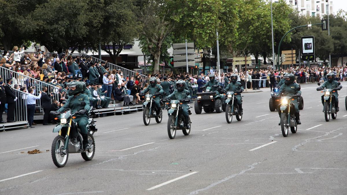 Parada militar y desfile de la Guardia Civil en Córdoba