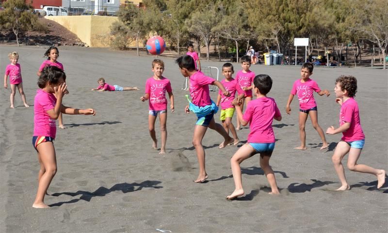 Campus de verano en playa de Melenara