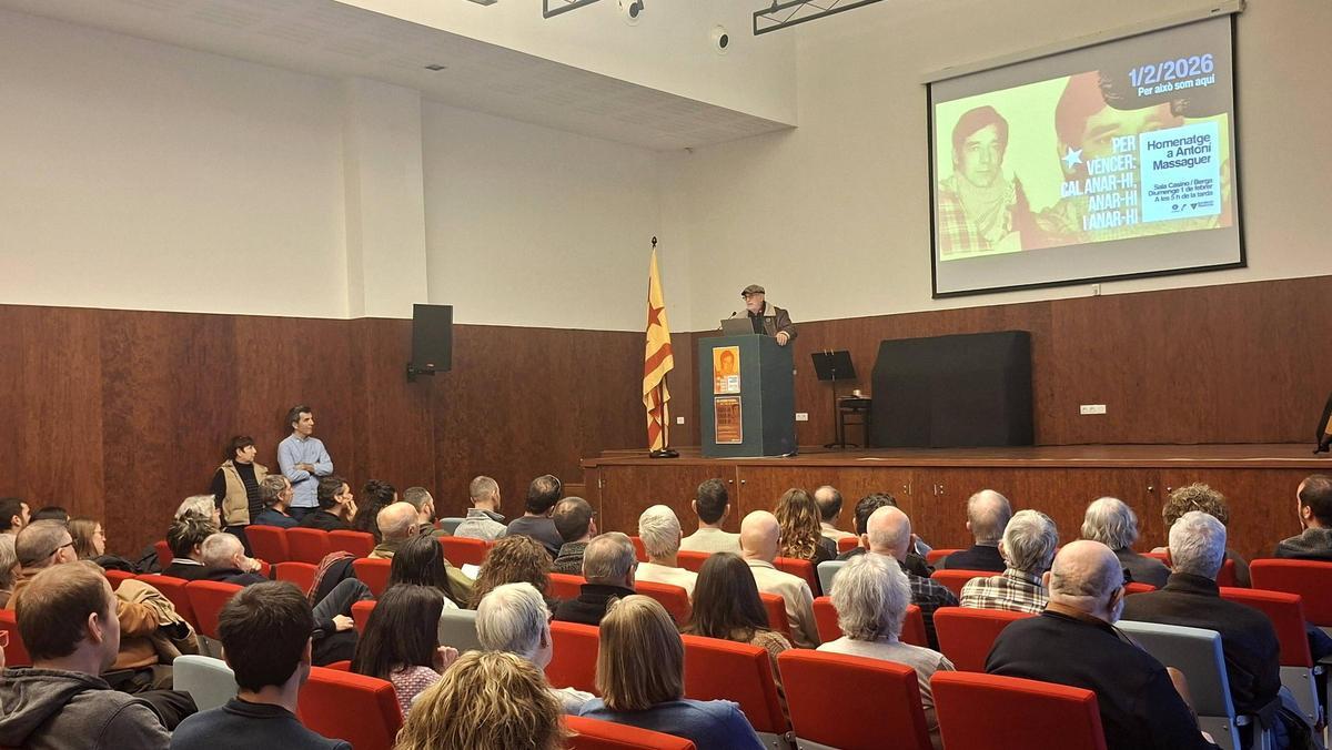 Homenatge a Antoní Massaguer a la sala del Casino de Berga