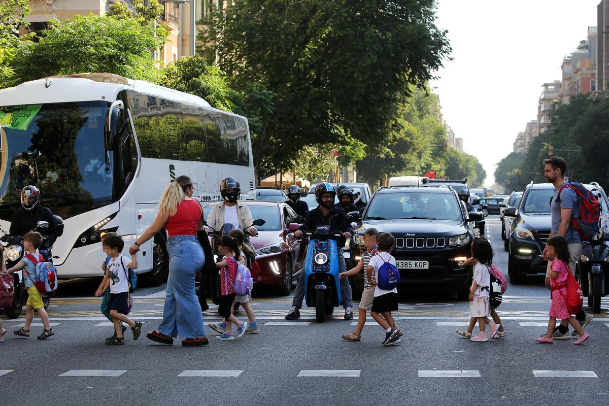 Un tall reivindicatiu del carrer Aragó s’avança al Dia Sense Cotxes a Barcelona
