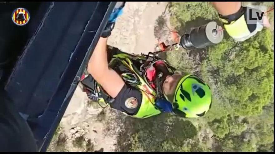 Rescatan con un helicóptero a un senderista en Calles