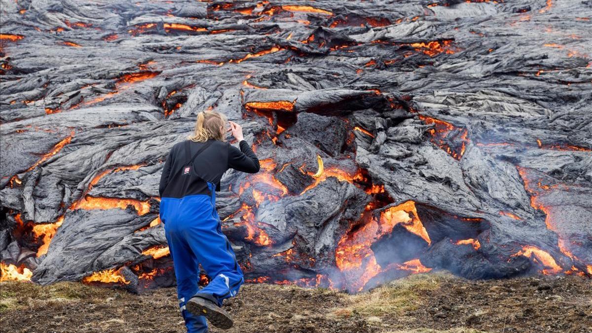 La erupción del volcán islandés, en imágenes