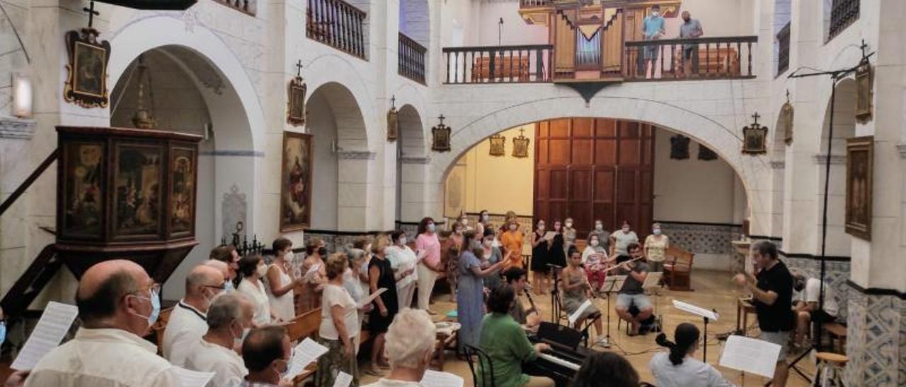 La grabación del tema ‘Nadal a Sant Josep’ se llevó a cabo el pasado 13 de agosto en la iglesia de Sant Josep.  |  COR DE SANT JOSEP