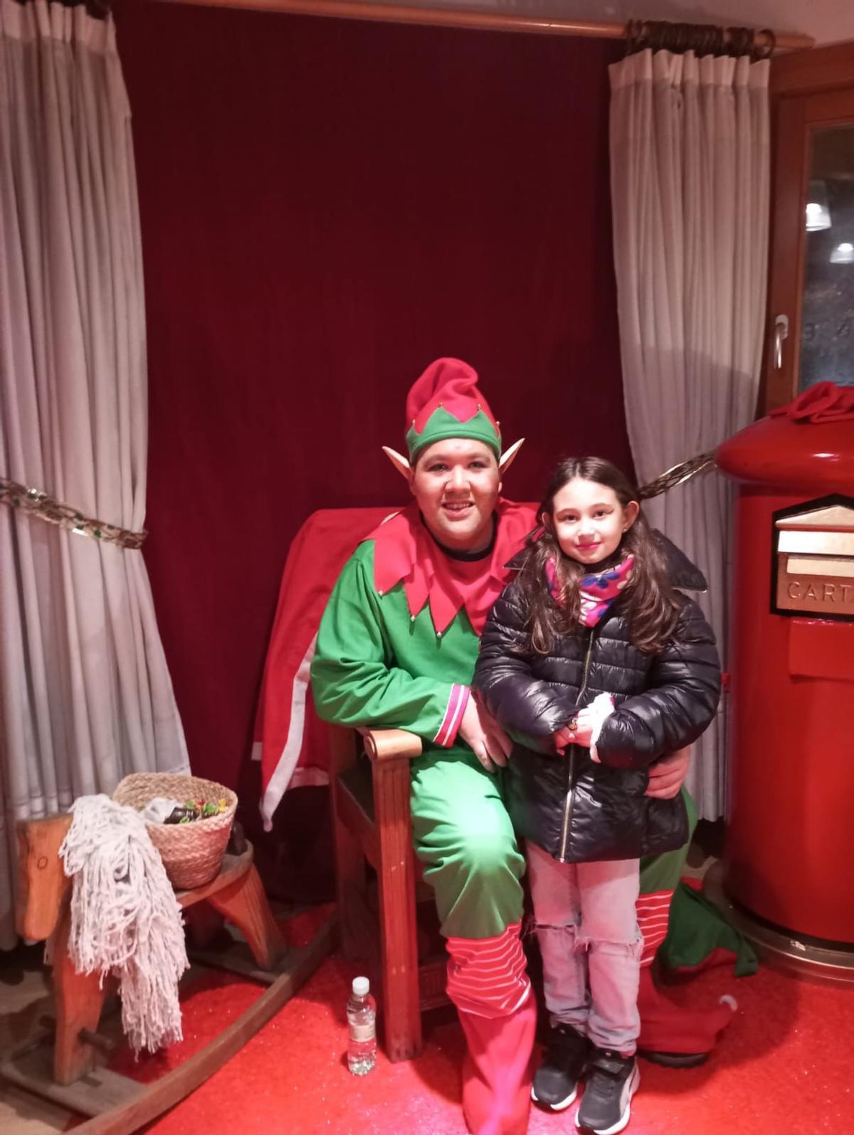 GALERÍA | Visitas de los niños y niñas al elfo de Papá Noel en Benavente