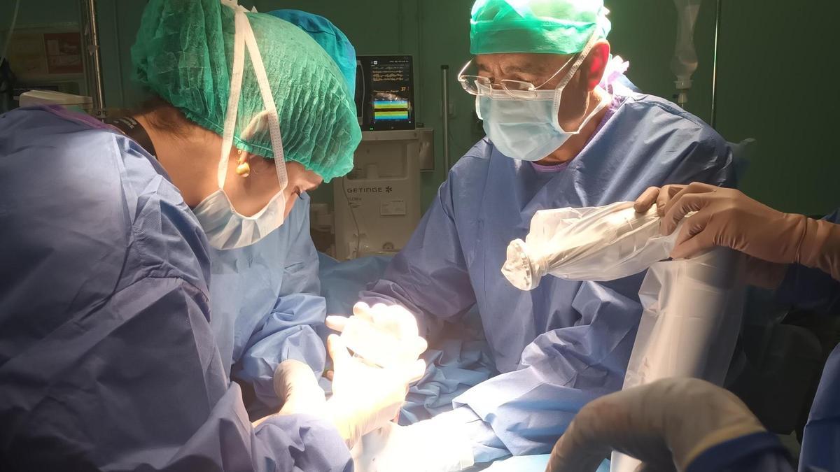 Un quirófano del Hospital General de Elche donde se practican las cirugías a pacientes de Párkinson