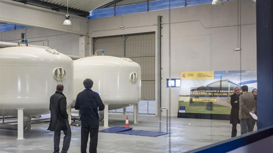 Interior de las instalaciones de la estación depuradora de agua potable de Sitama de Tera.