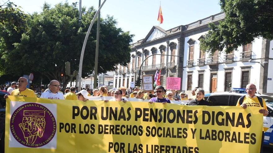 Santa Cruz Pensioners Rally for Pension Rights