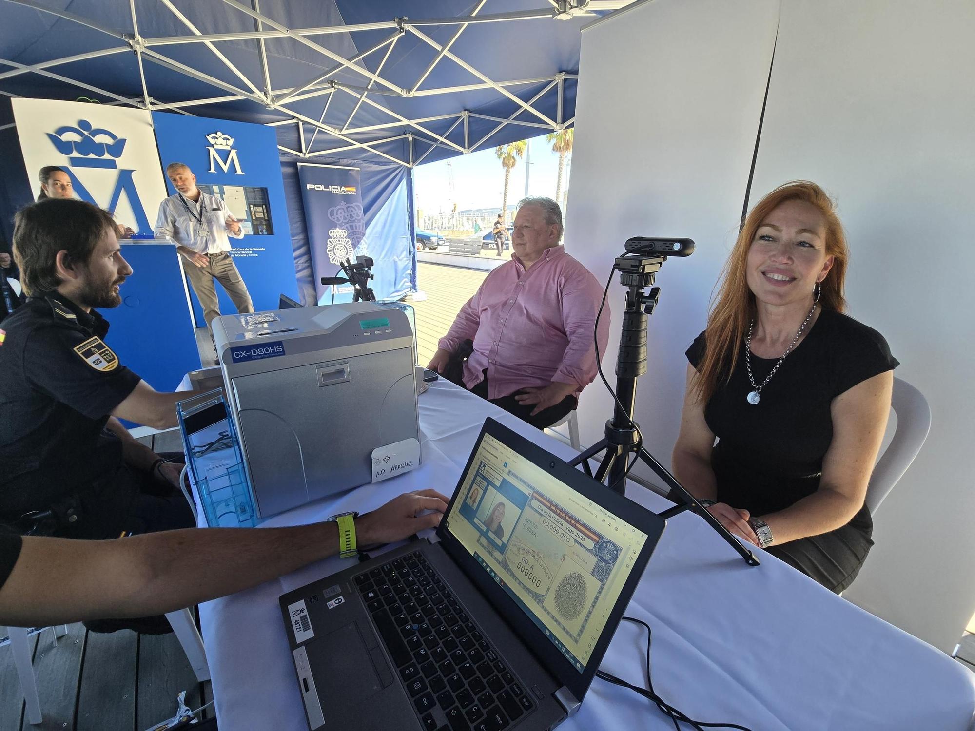 Vigo inaugura con la "Exposición de Medios" las celebraciones del Día de la Policía Nacional