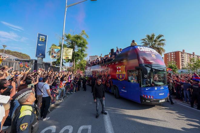 ¡De locos! Las mejores imágenes de una ciudad entregada al Barça