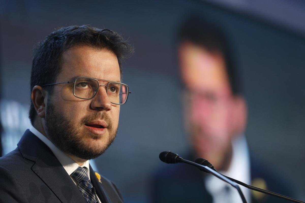 El PSC critica Aragonès per anar a una reunió d’ERC a Ginebra durant l’auge dels incendis El PSC critica Aragonès per anar a una reunió d’ERC a Ginebra durant l’auge dels incendis