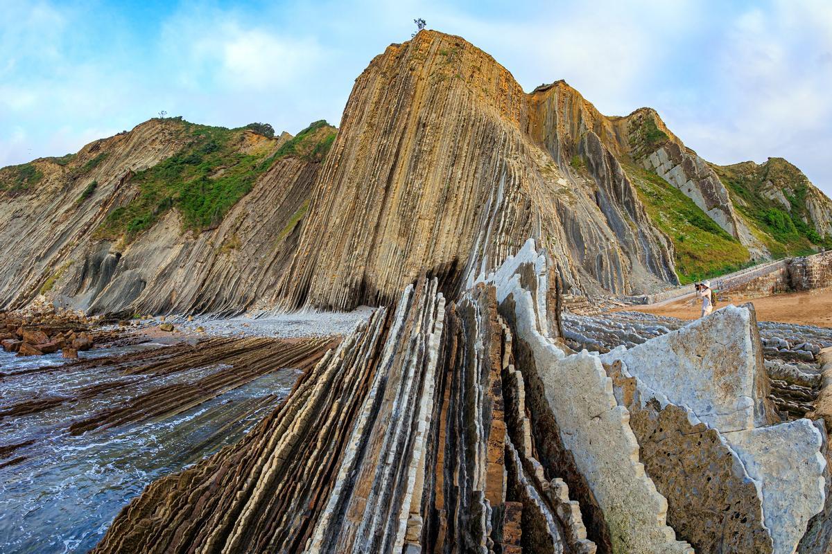 Paisaje con el flysch de Zumaia como protagonista