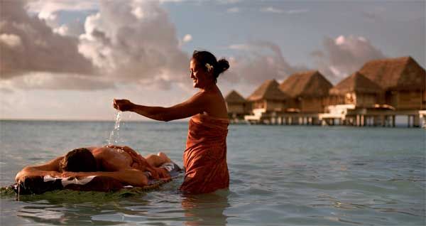 Masaje
en el Manea Spa, en Tikehau.