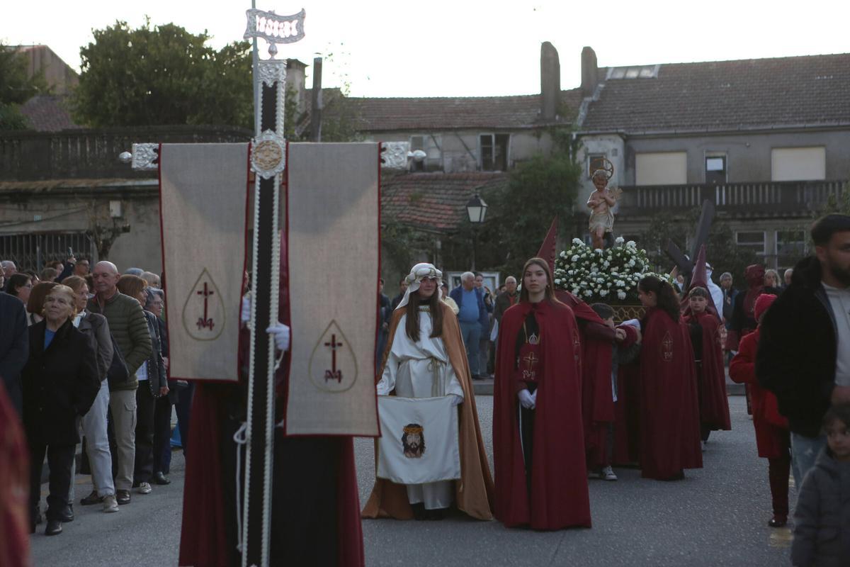 Procesión del Santo Entierro en el casco urbano de A Estrada Procesión del Santo Entierro en el casco urbano de A Estrada